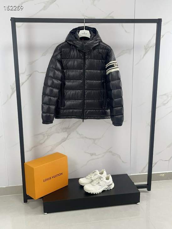 Picture of Moncler Down Jackets _SKUMonclersz1-526yr49236858